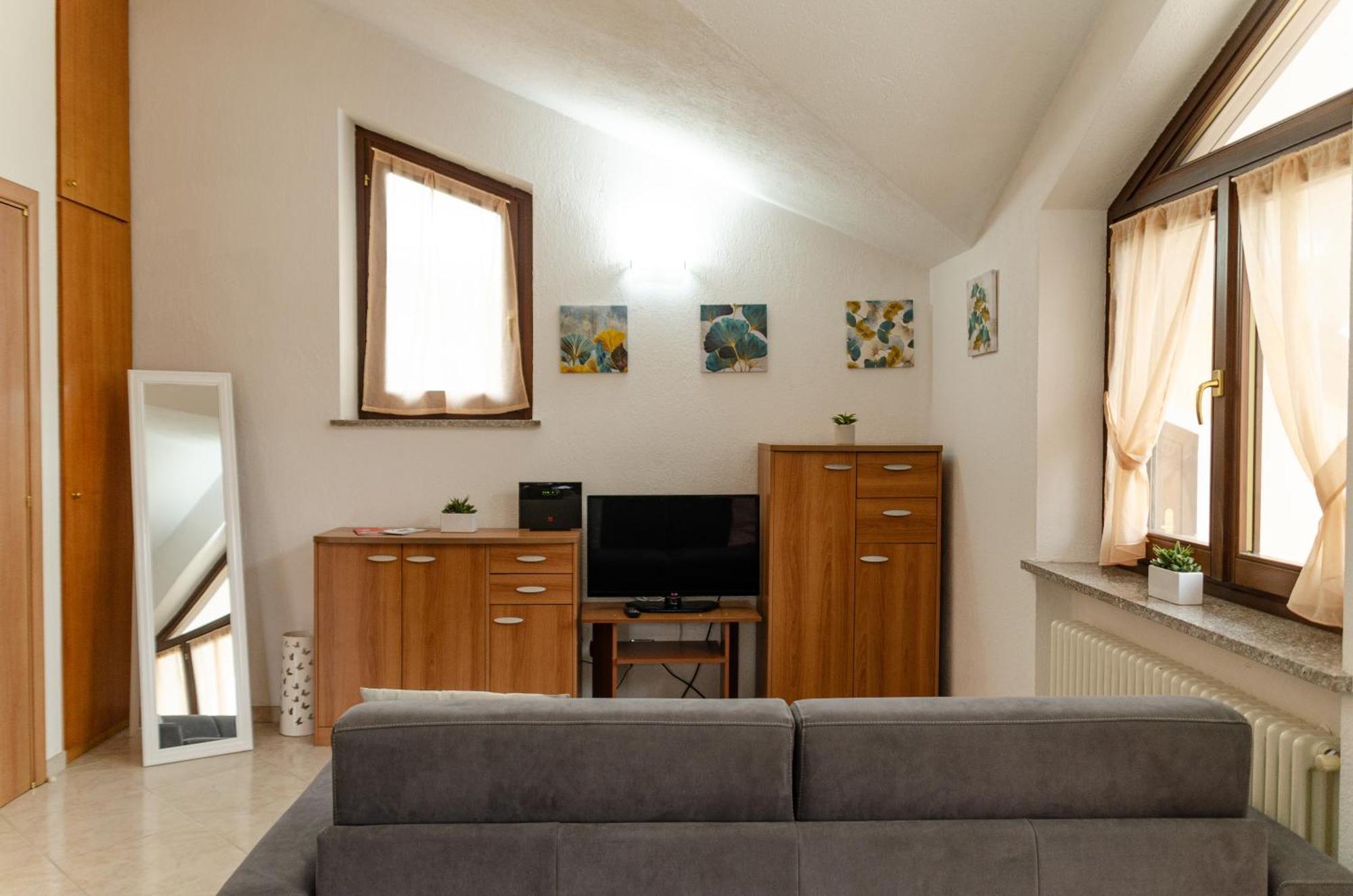 Sarre Skyline Apartment - Relax In Valle D'Aosta Bagian luar foto