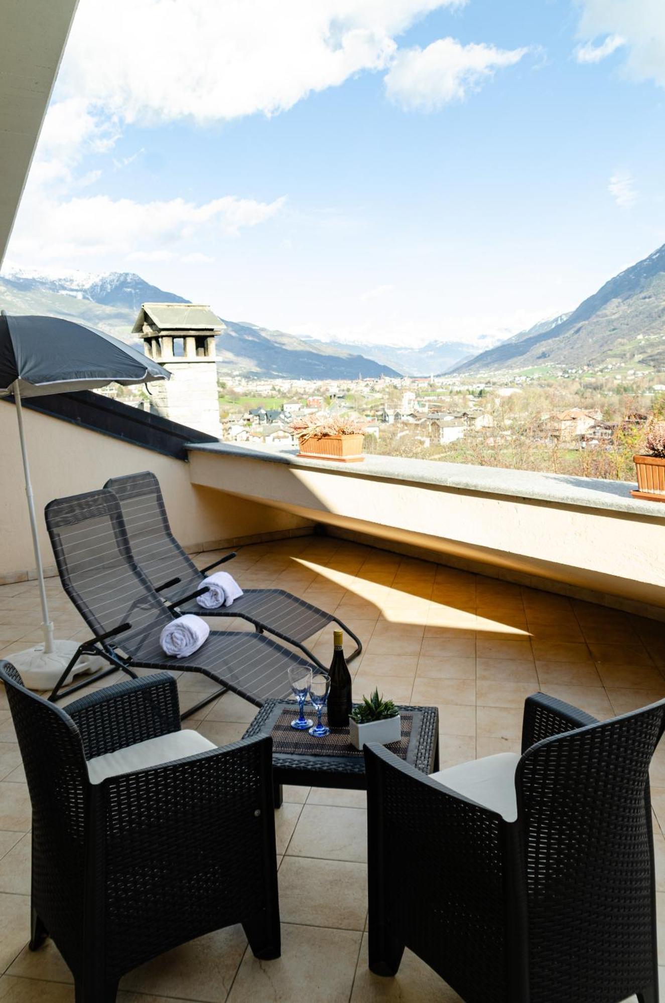Sarre Skyline Apartment - Relax In Valle D'Aosta Bagian luar foto
